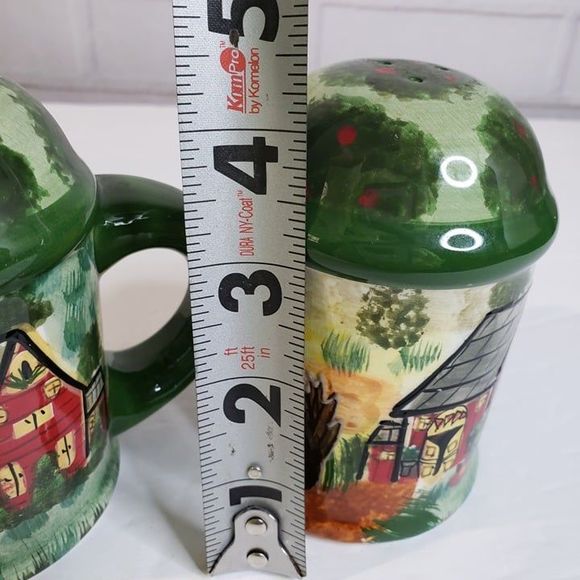 Vintage Farmhouse Green Ceramic Handled Salt and Pepper Shakers S+P Red Barn - Picture 8 of 9